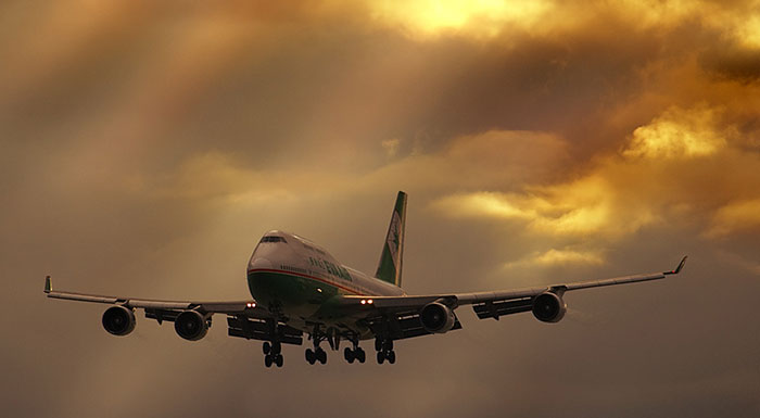 [flight-tracker-jet.jpg]