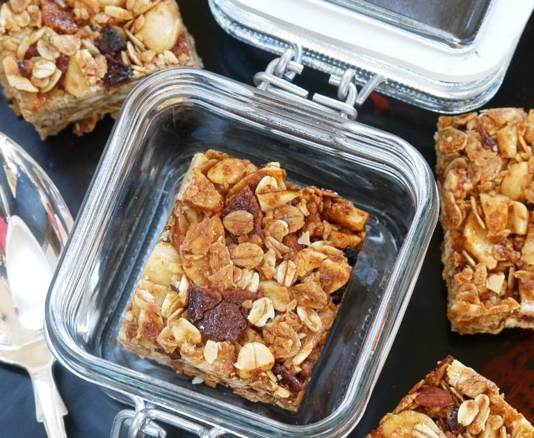 JULES FOOD... BACON BANANA PEANUT GRANOLA BAR