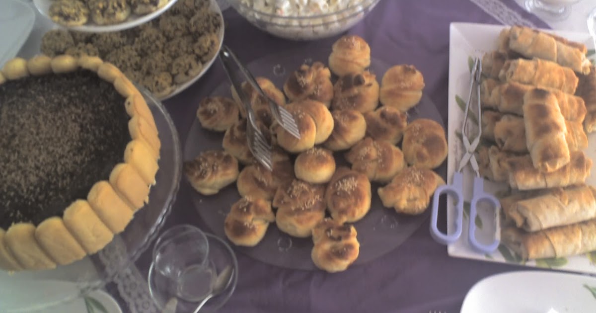 zehra mutfakta çay sofrası