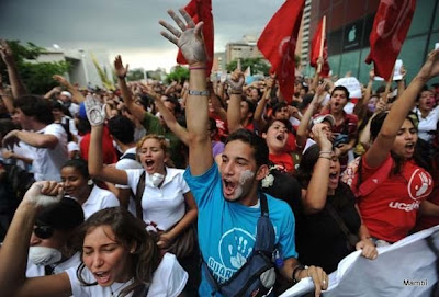 Imágenes de la represión chavista en Venezuela por las protestas estudiantiles Reprimen+estudiantes5