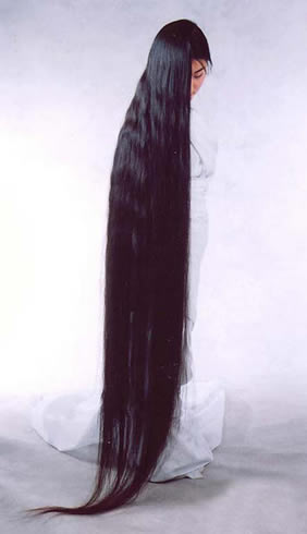 மிகப்பெரிய முடி உள்ளவர்கள்  20080112-woman-with-very-long-hair