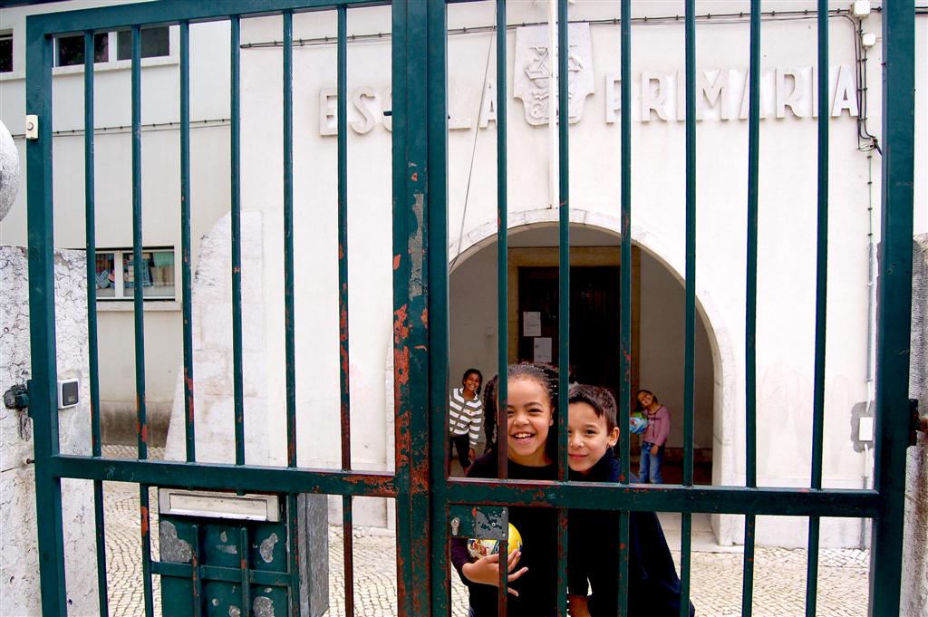 [Escola3+(Large).jpg]