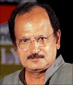 [03wadekar.jpg]