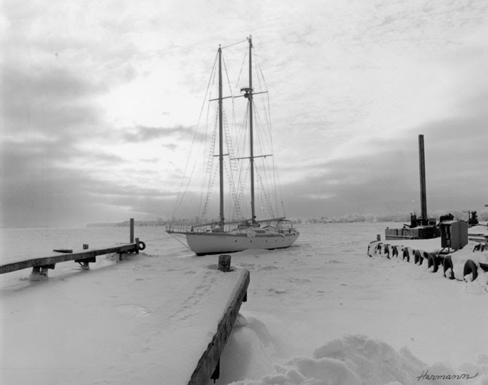 [ice+boat.bmp]