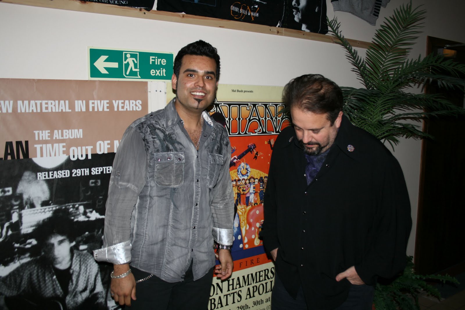 BLOG - BETWEEN A ROCK & A HARD PLACE: Raul Malo Photos &ldquo;Backstage&rdquo;