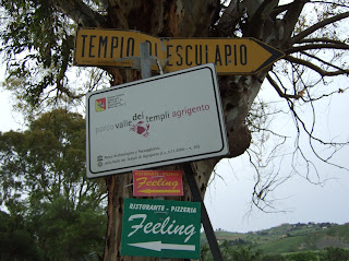 Bild 10: Wegweiser zum Tempio di Esclapio Bild 10: Wegweiser zum Tempio di Esclapio