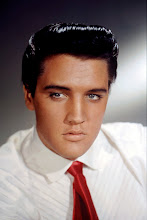 Elvis Presley Acteur et Chanteur dans les films Blue Hawaii , Charro , Croisiere Surprise