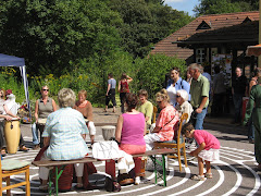 Reges Treiben auf dem Hof