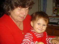 Großmutter mit Enkelin Mirjam Sophia