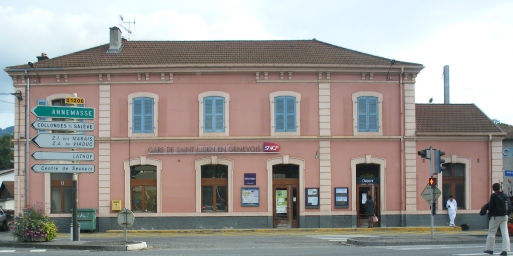 Le ferrovipathe Gare de SaintJulienenGenevois