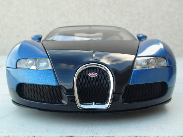 Pseudo Figures: Bugatti EB 16.4 Veyron (Production Car) - 2006