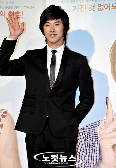 [02142521099_61000090.jpg]