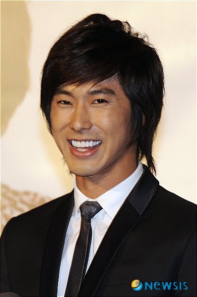 [NISI20090902_0001665372_web.jpg]