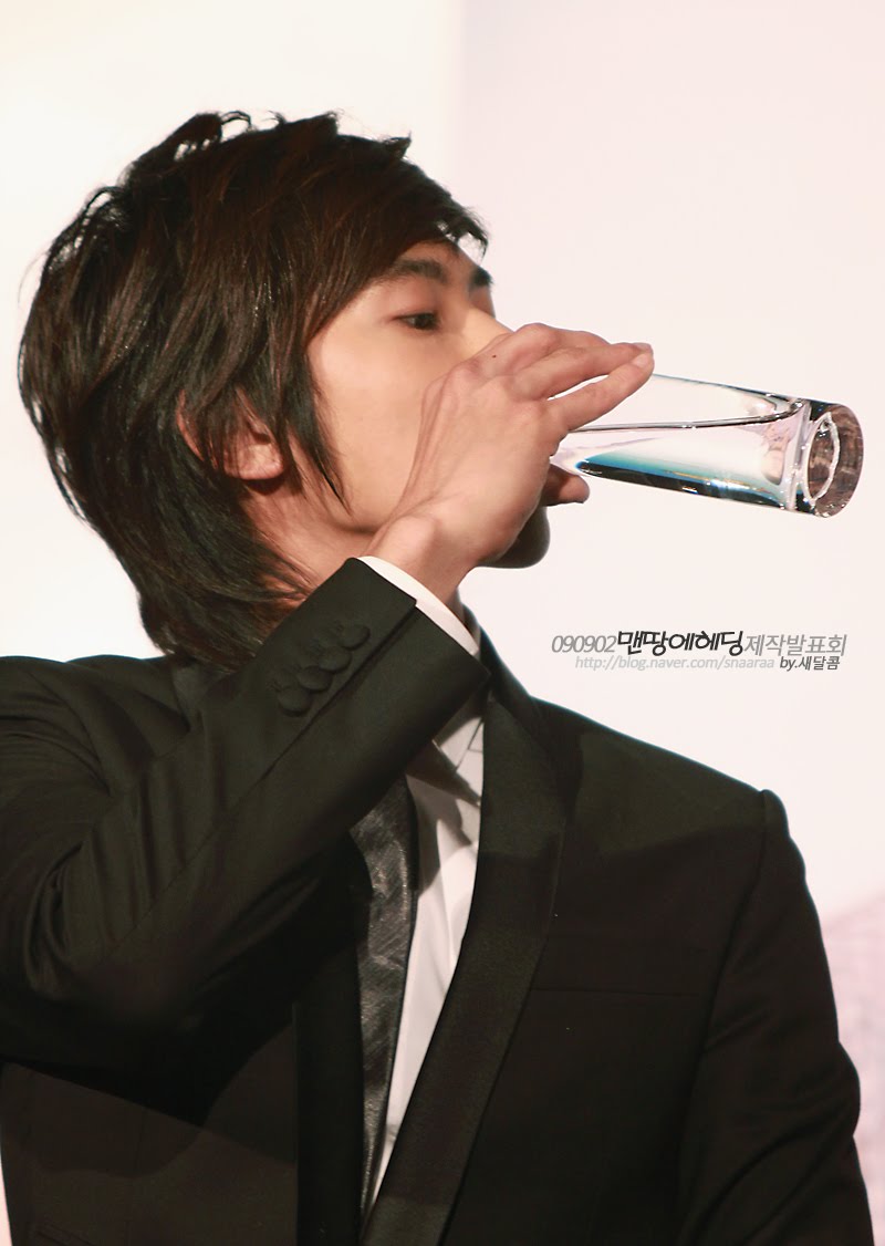 [53113999200909022306441343995937239_000.jpg]