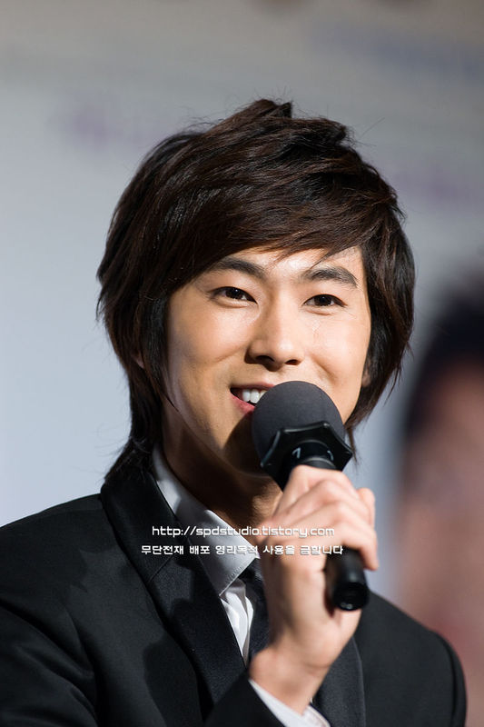 [7d3a90f58cf65cf2f2d385e3.jpg]