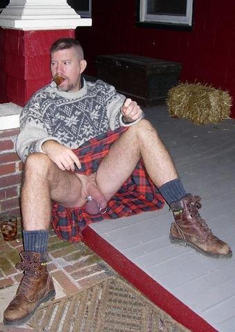 [-+kilt+n+boots+cutie.jpg]