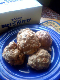 Mike's Pastry Crushed Almond Macaroons