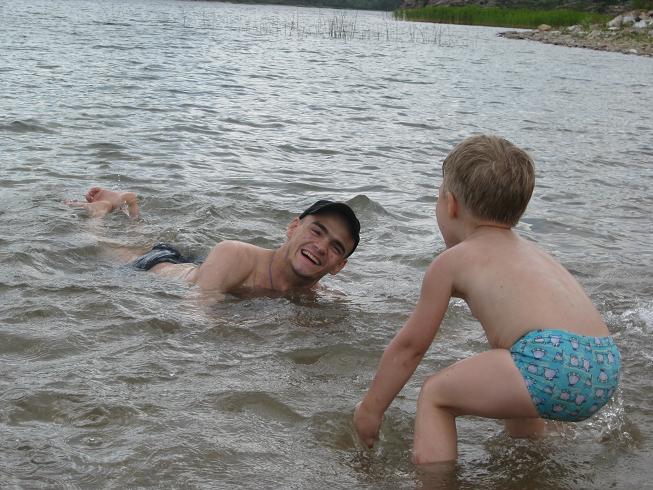 [12+igor+playing+with+kid.JPG]