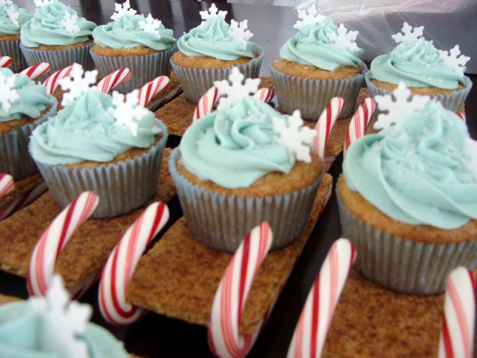 Party Frosting: Charity and tutorial&hellip;