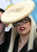 Cute as a button! The classic Gaga hairbow