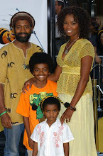 Ebony Mom of the Week, Feb. 8,    Vannessa A Williams and Family looking Fabulous!