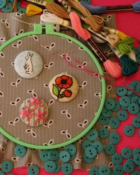 [embroidered+buttons.jpg]