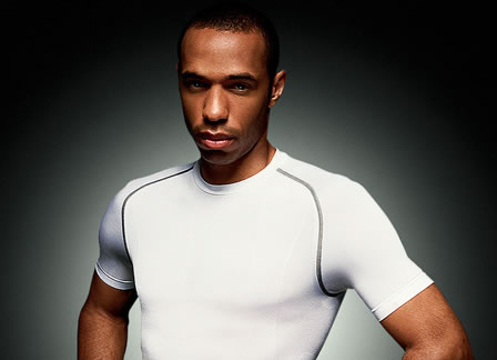 http://2.bp.blogspot.com/_FknRnM8oxjg/TPd8Rpl2ufI/AAAAAAAAAB8/Xtt7SIsQ-gM/s1600/Thierry-Henry1.jpg