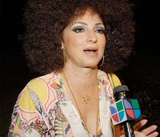[gloria-estefan+CIA.jpg]
