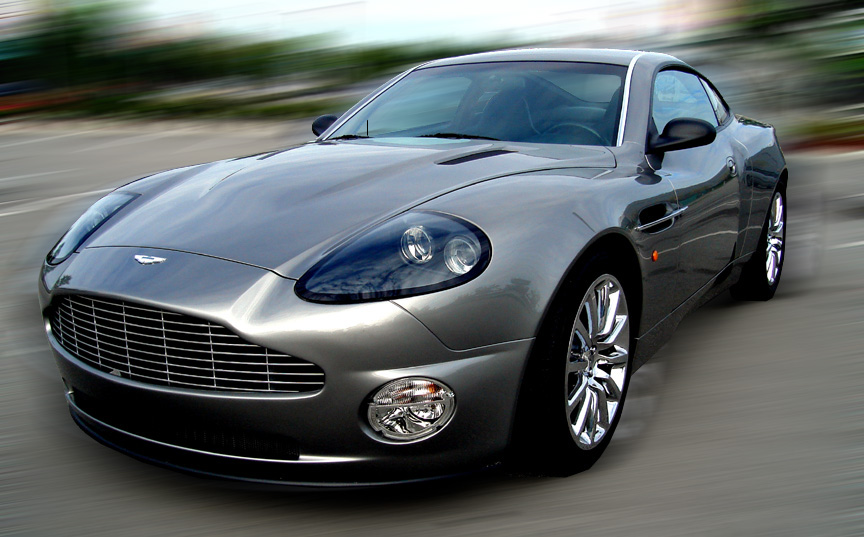 Car Review James Bond Aston Martin Vanquish V12 Replica