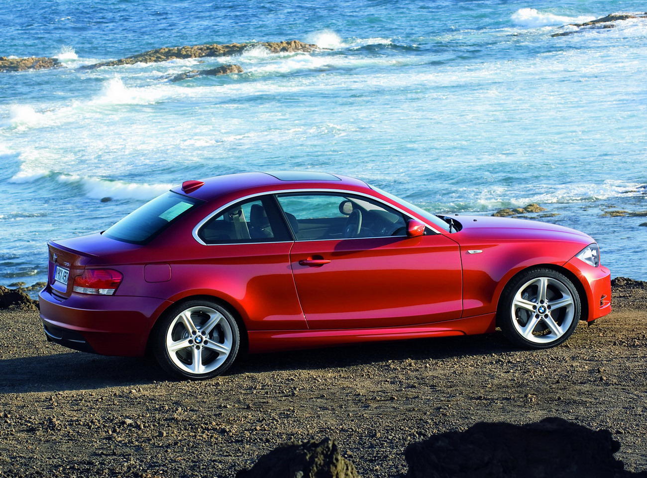 [Carscoop_BMW_1Coupe_23.JPG]