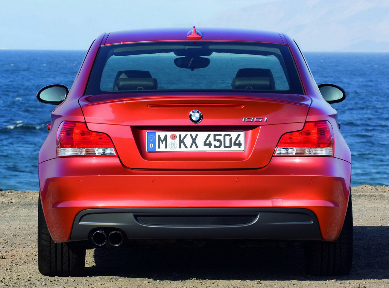 [Carscoop_BMW_1Coupe_5.JPG]
