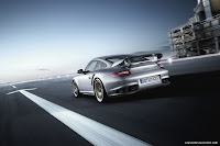 2011-Porsche-911-GT2-RS-21.jpg