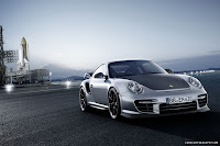 2011-Porsche-911-GT2-RS-34.jpg