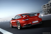 2011-Porsche-911-GT2-RS-39.jpg