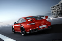 2011-Porsche-911-GT2-RS-43.jpg