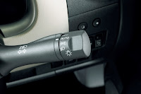 2011-Nissan-March-44.JPG
