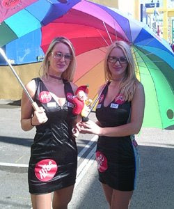http://2.bp.blogspot.com/_Ftd_ArWePkc/SKEaKvZ8ZVI/AAAAAAAAAHY/fAuKcVrli00/s400/umbrellagirls.jpg
