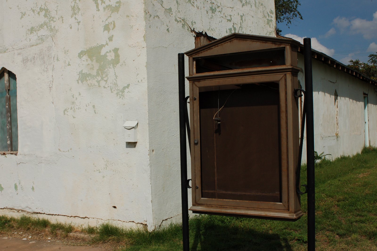[Church+Sign.JPG]