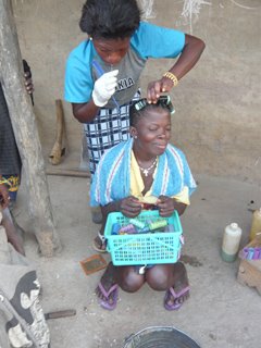 [P1030376_smallHair.jpg]