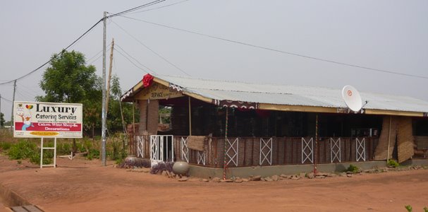 [P1040052_LuxuryOut.jpg]