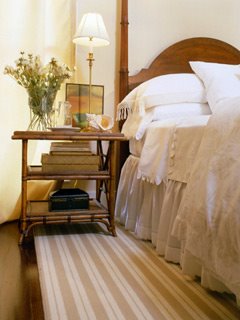 [master+bedroom+4+poster+bed.jpg]