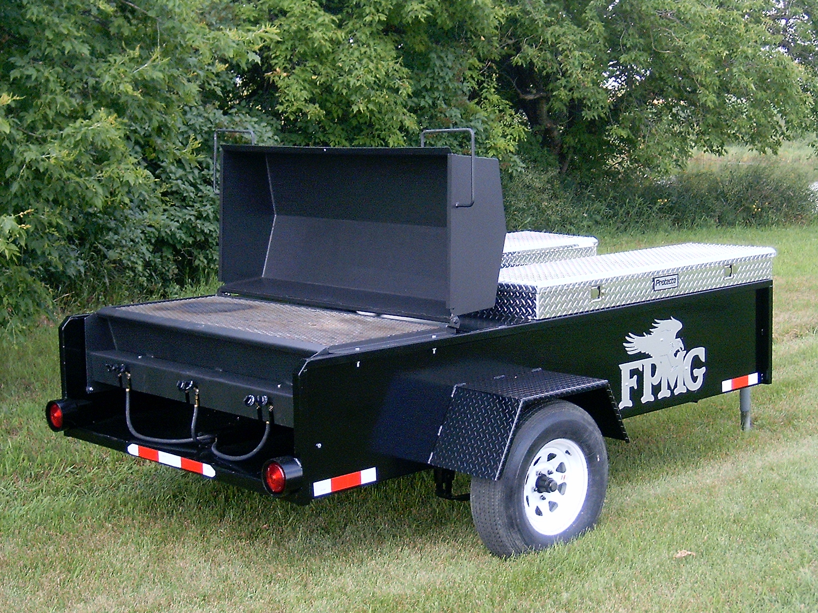 Romanow Industries Smoker tractor BBQ