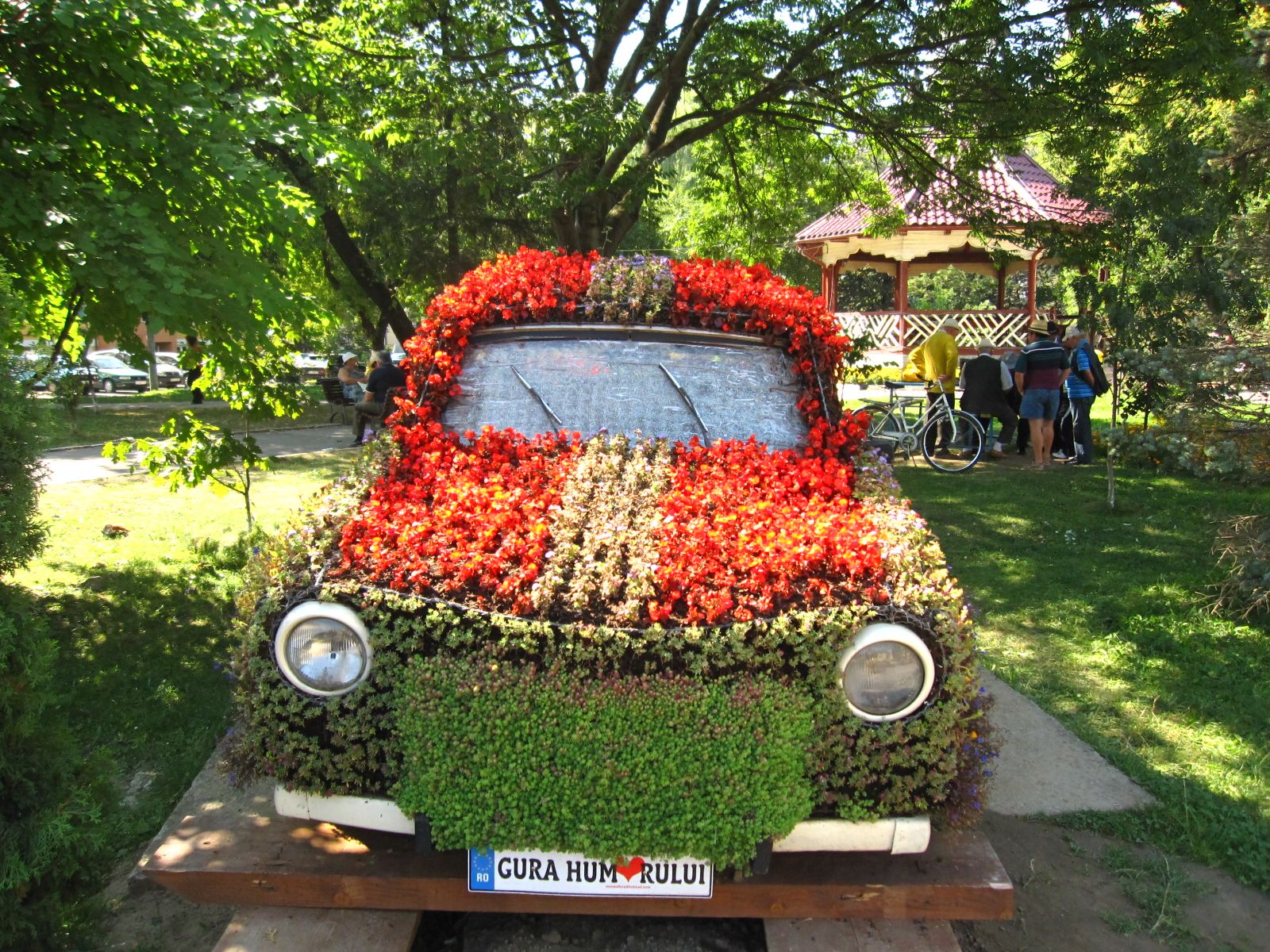 [090826-3242-GuraHumorului.jpg]