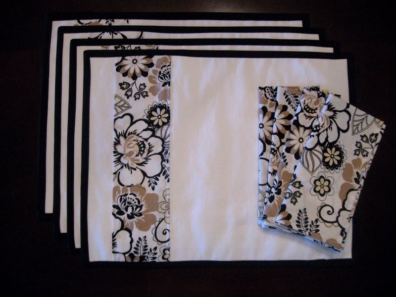 handmade mommy Placemats and Napkins...quick tutorial
