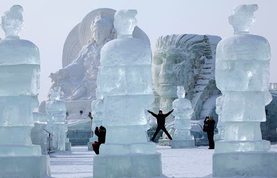 مدينة الثلــج في الصيـــن جنه من الخيــآل  تحديدا Harbin  Harbin_ice+and_snow_festival_07