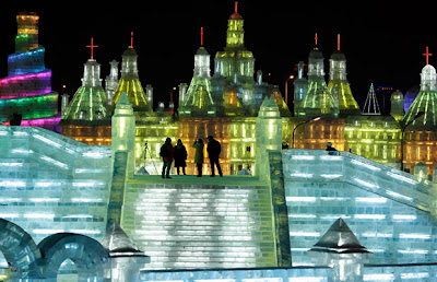 مدينة الثلــج في الصيـــن جنه من الخيــآل  تحديدا Harbin  Harbin_ice+and_snow_festival_03