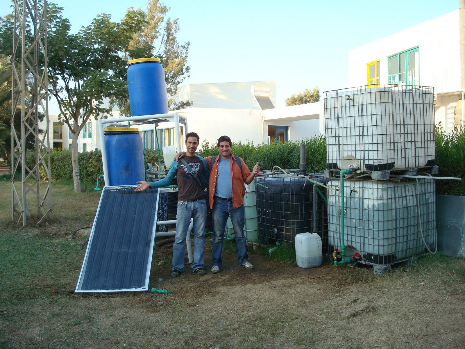 [plasticsolar29-small.JPG]