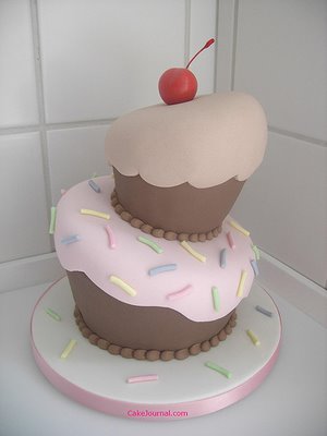 [bday+cupcake+cake.jpg]