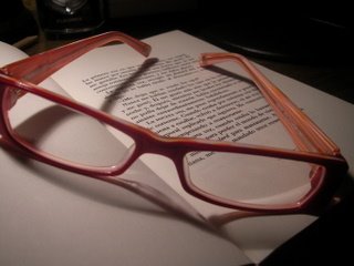 Las gafas nuevas de Amadisa Hurley