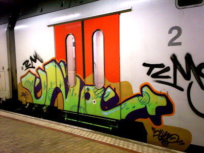 The Happy Rizzi House Kuriositas